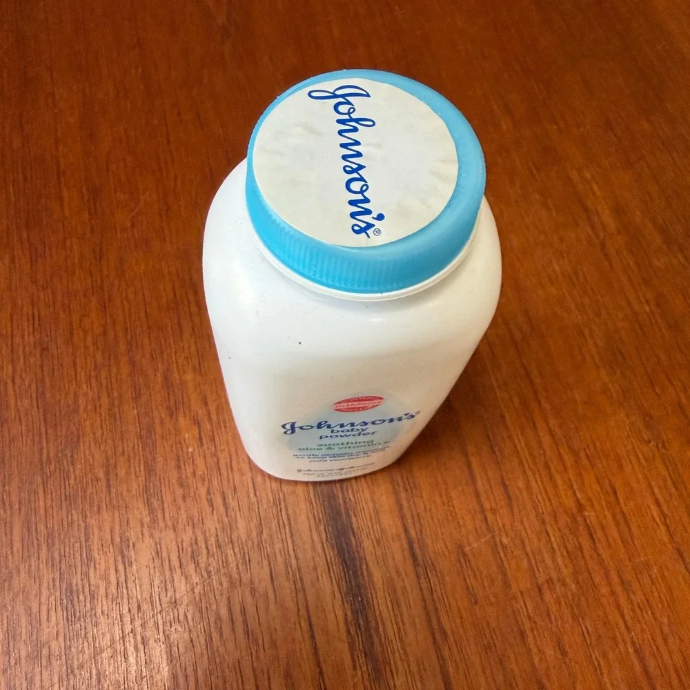 Johnson's Baby Powder Soothing Aloe & Vitamin E Pure Cornstarch 9 Oz 2011